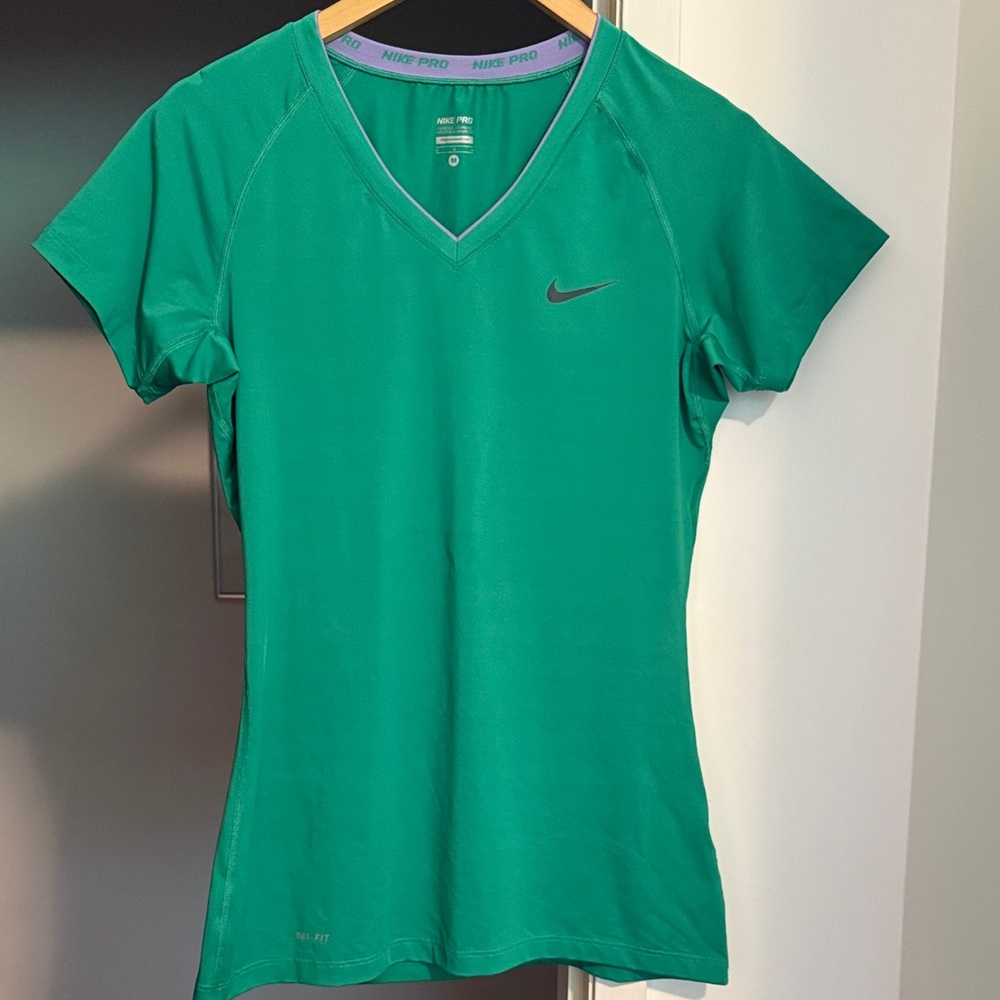 Nike Women's Green V-Neck Short Sleeve Tee
